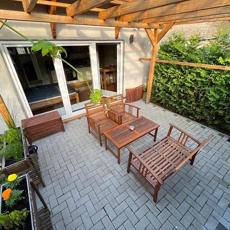 Ferienwohnung Im Stadtzentrum Von Bernau - Komfortable Wohnung Mit 2 Zimmern, Bad, Spuelmaschine, Waschmaschine, Komplette Kueche, Wlan, Terrasse, Ruhige Lage Bernau bei Berlin Εξωτερικό φωτογραφία