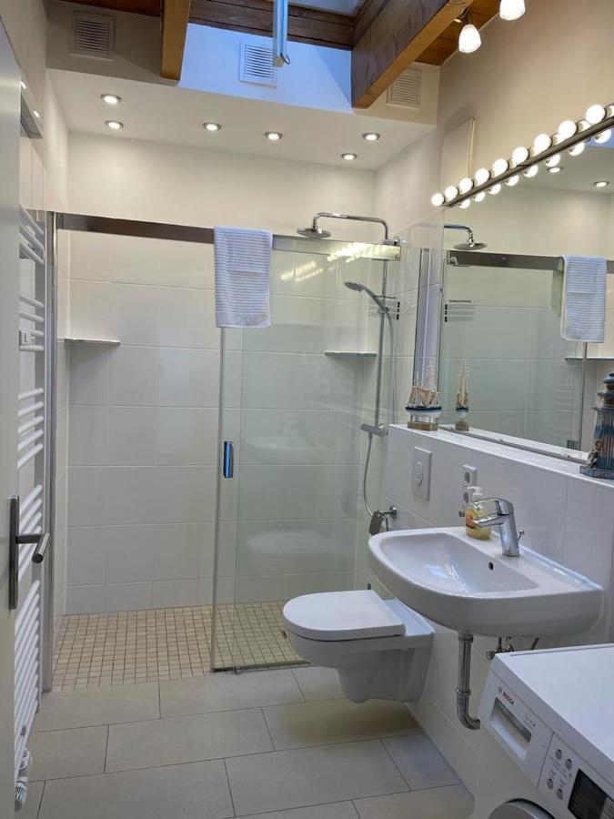 Ferienwohnung Im Stadtzentrum Von Bernau - Komfortable Wohnung Mit 2 Zimmern, Bad, Spuelmaschine, Waschmaschine, Komplette Kueche, Wlan, Terrasse, Ruhige Lage Bernau bei Berlin Εξωτερικό φωτογραφία