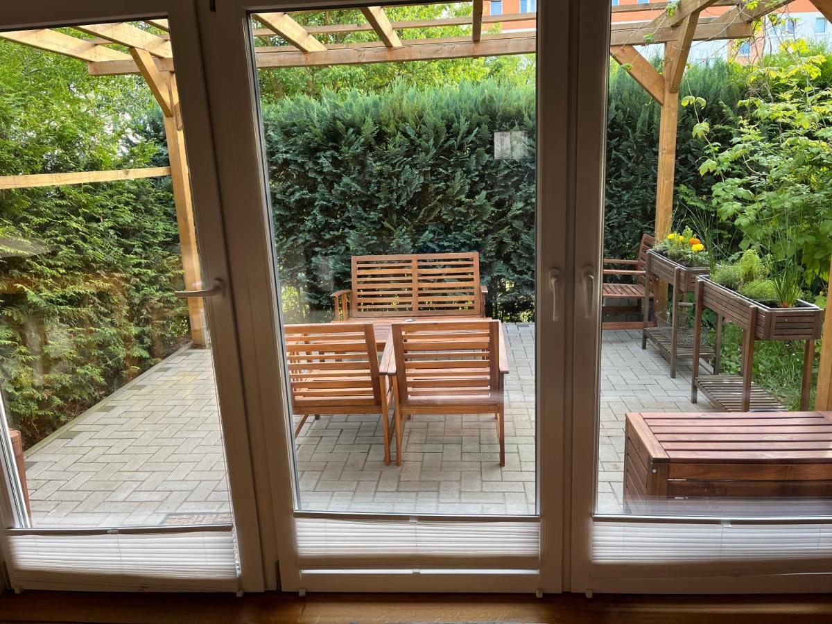 Ferienwohnung Im Stadtzentrum Von Bernau - Komfortable Wohnung Mit 2 Zimmern, Bad, Spuelmaschine, Waschmaschine, Komplette Kueche, Wlan, Terrasse, Ruhige Lage Bernau bei Berlin Εξωτερικό φωτογραφία